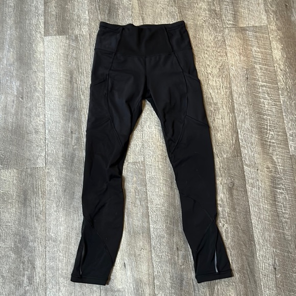 Lululemon Black Mesh Side Pocket Cropped Leggings Size 4 - Picture 1 of 8